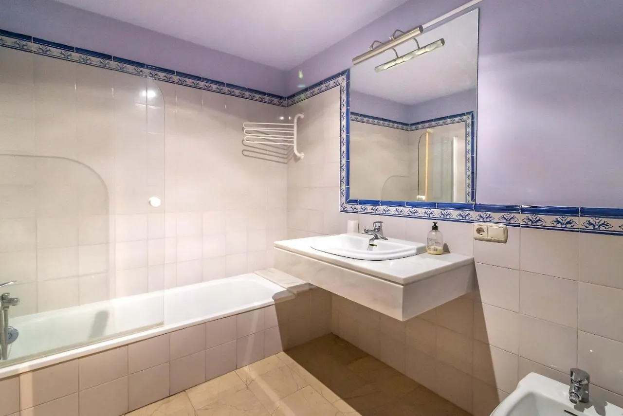 Spacious Apartment In Marbella 0*,